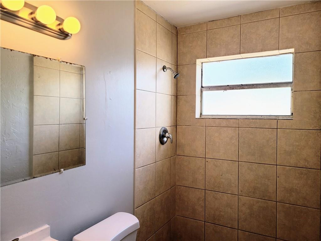 1707 Nw 7th Street A Property Photo 3