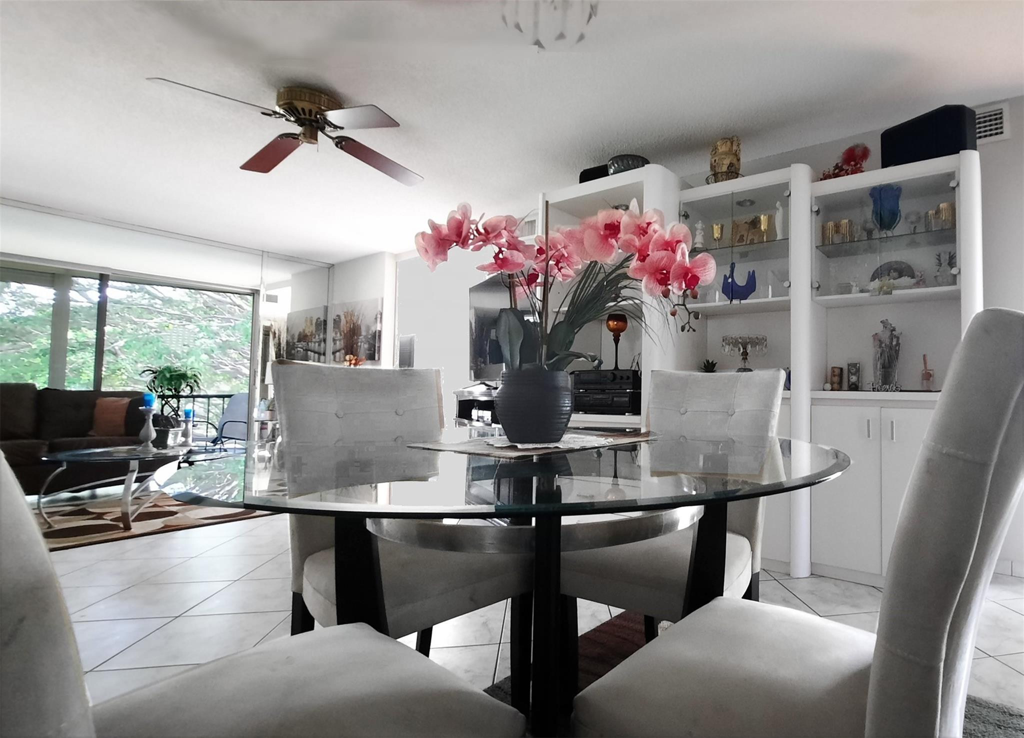 F10556279 Property Photo 4