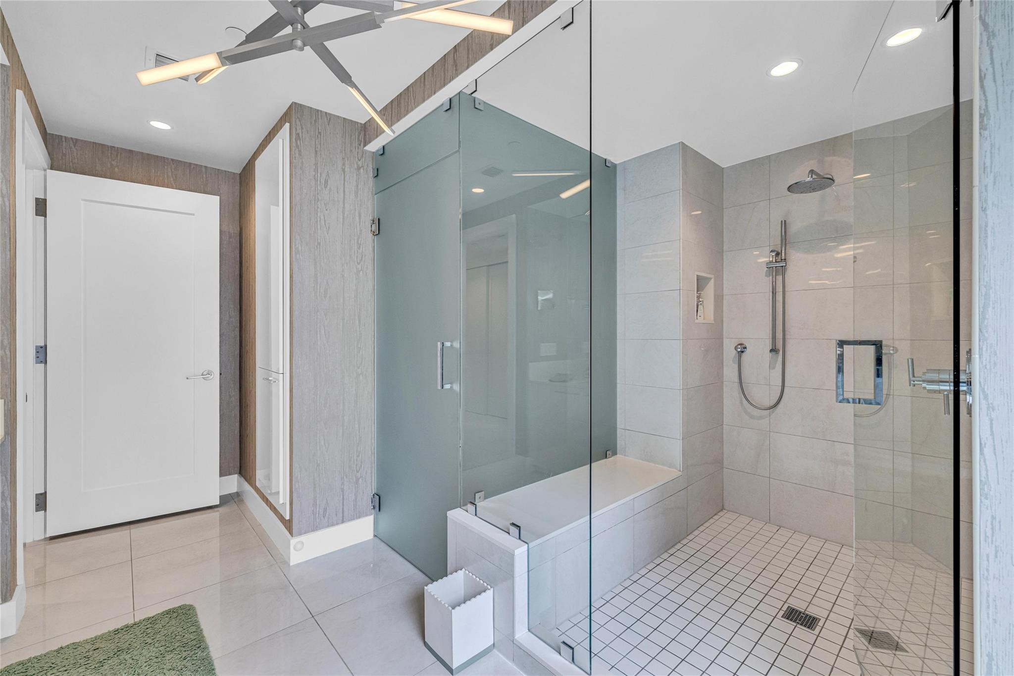 100 E Las Olas Boulevard 1701 Property Photo 23