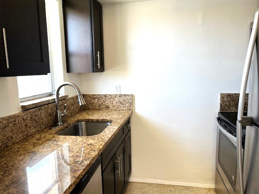 270 Ne 40th Street 26 Property Photo 5
