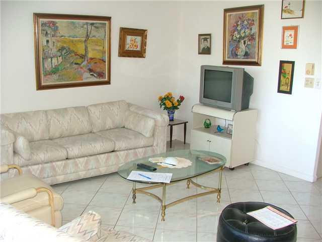 F1207348 Property Photo 1