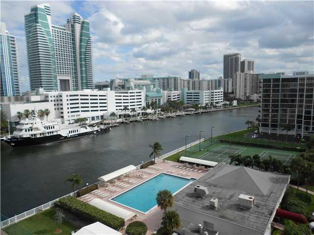 600 Parkview Dr, 1016, Hallandale Beach, Fl 33009 Property Photo 1