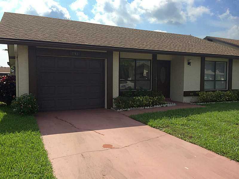 1544 Sw 21st Way Property Photo 1