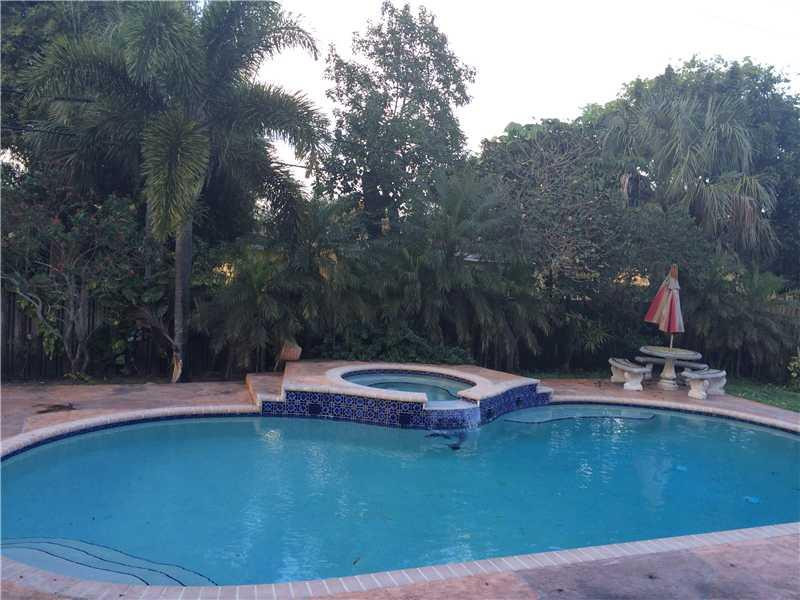 F1301613 Property Photo 1