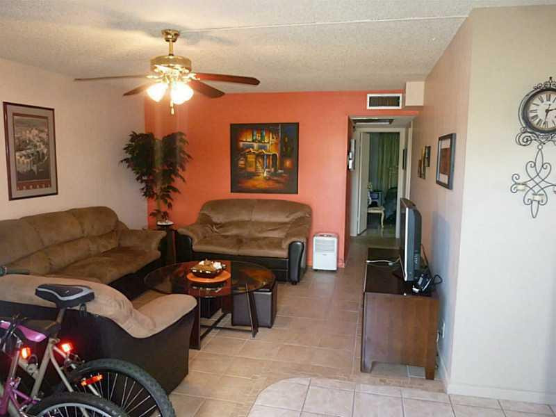 313 Farnham P 313, Deerfield Beach, Fl 33442 Property Photo 1