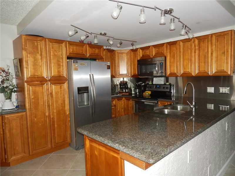 1026 Oakridge D 1026, Deerfield Beach, Fl 33442 Property Photo 1