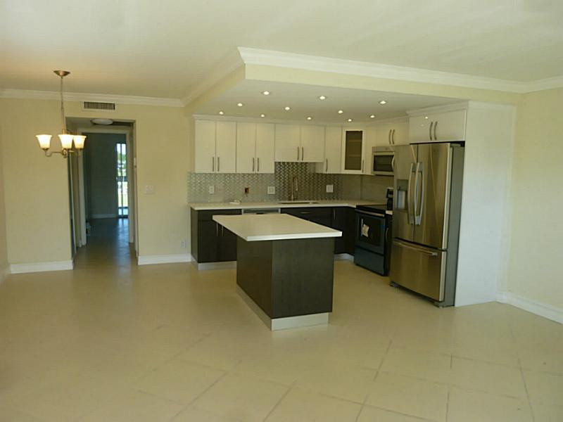3136 Cambridge F 3136, Deerfield Beach, Fl 33442 Property Photo 1