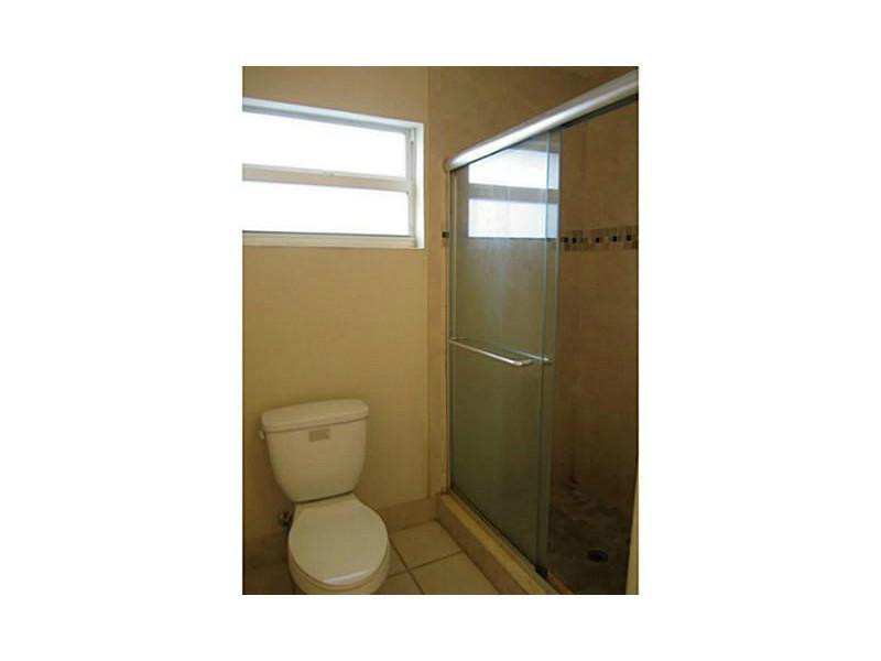 4110 N 31st Terrace Property Photo 3