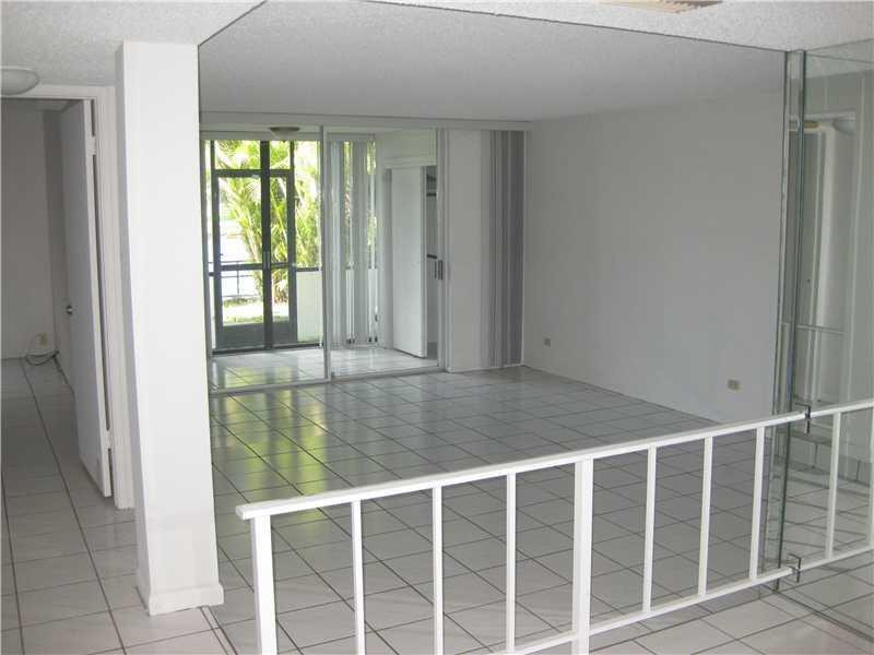 3750 Inverrary Drive 1b Property Photo 3