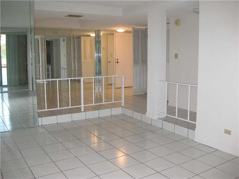 3750 Inverrary Drive 1b Property Photo 4