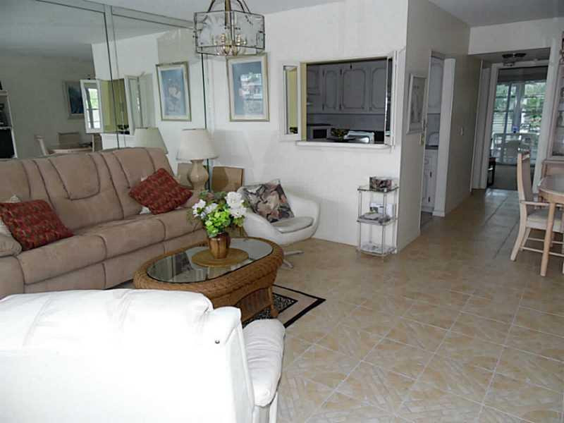 35 Newport B 35, Deerfield Beach, Fl 33442 Property Photo 1