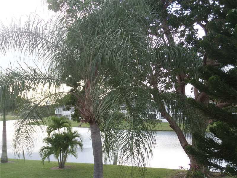 589 Durham U 589, Deerfield Beach, Fl 33442 Property Photo 1