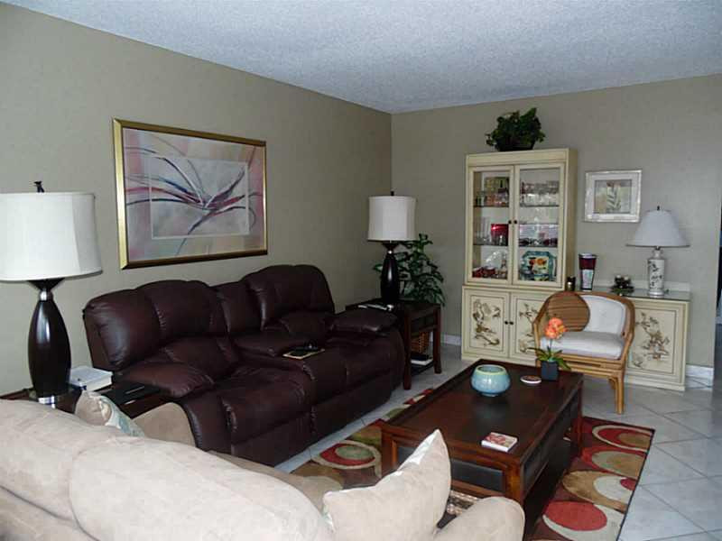 4018 Newport G 4018, Deerfield Beach, Fl 33442 Property Photo 1