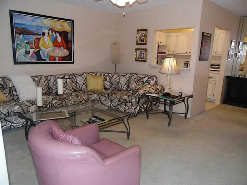 336 Oakridge 336, Deerfield Beach, Fl 33442 Property Photo 1