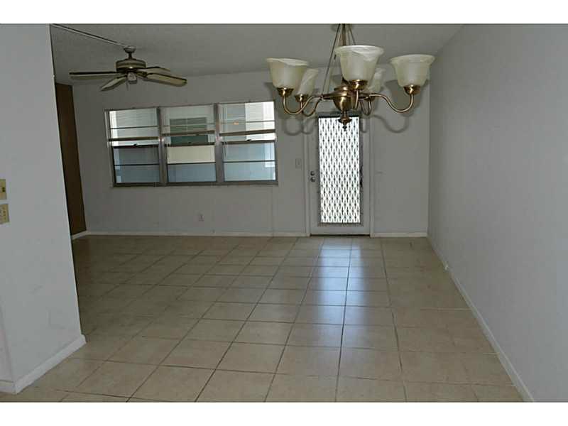 4027 Ellesmere B 4027 Property Photo 1