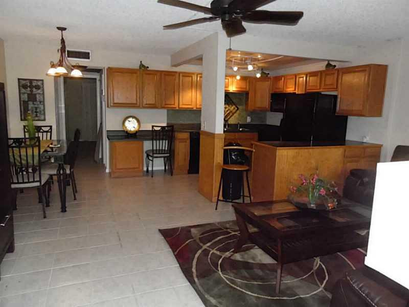 1016 Cambridge A 1016, Deerfield Beach, Fl 33442 Property Photo 1