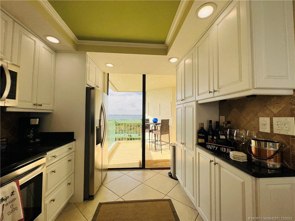 9900 S Ocean Drive 810 Property Photo 8