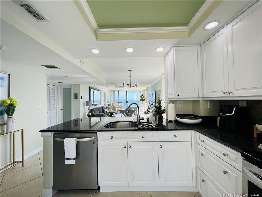 9900 S Ocean Drive 810 Property Photo 15