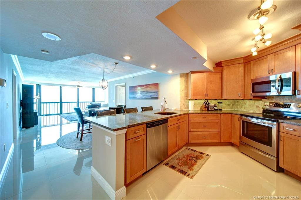 8800 S Ocean Drive 905 Property Photo 8
