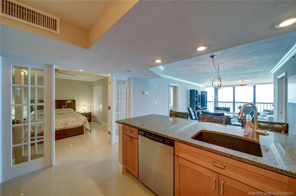 8800 S Ocean Drive 905 Property Photo 11