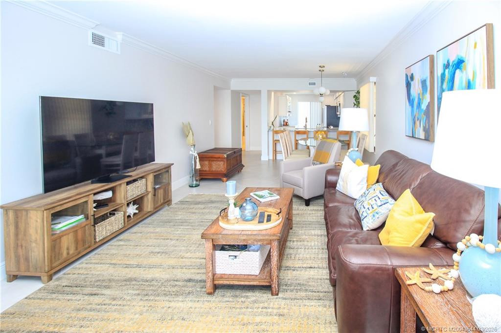 4440 Ne Sandpebble Trace 201 Property Photo 8