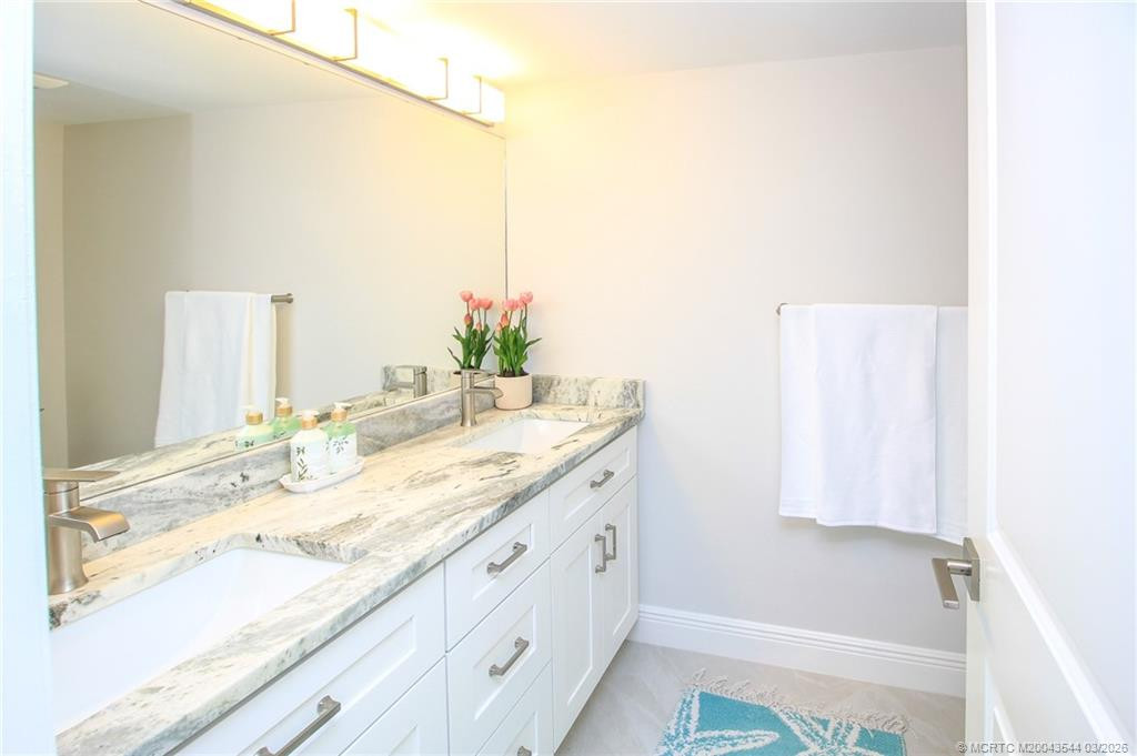 4440 Ne Sandpebble Trace 201 Property Photo 18