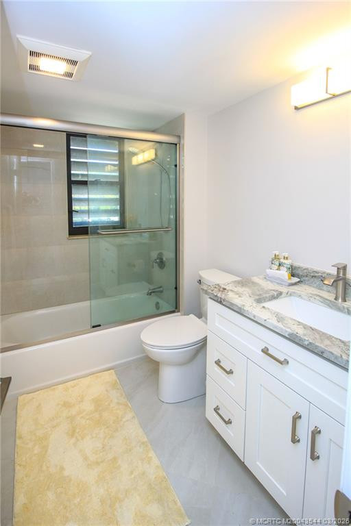 4440 Ne Sandpebble Trace 201 Property Photo 22