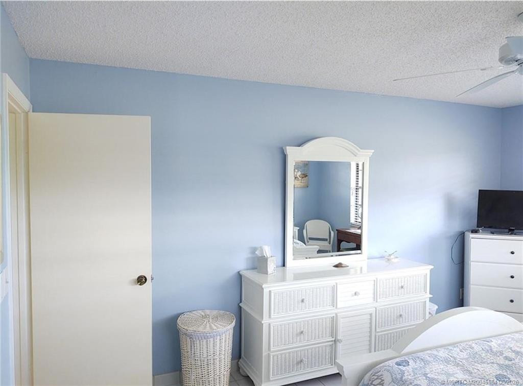 M20045164 Property Photo 32