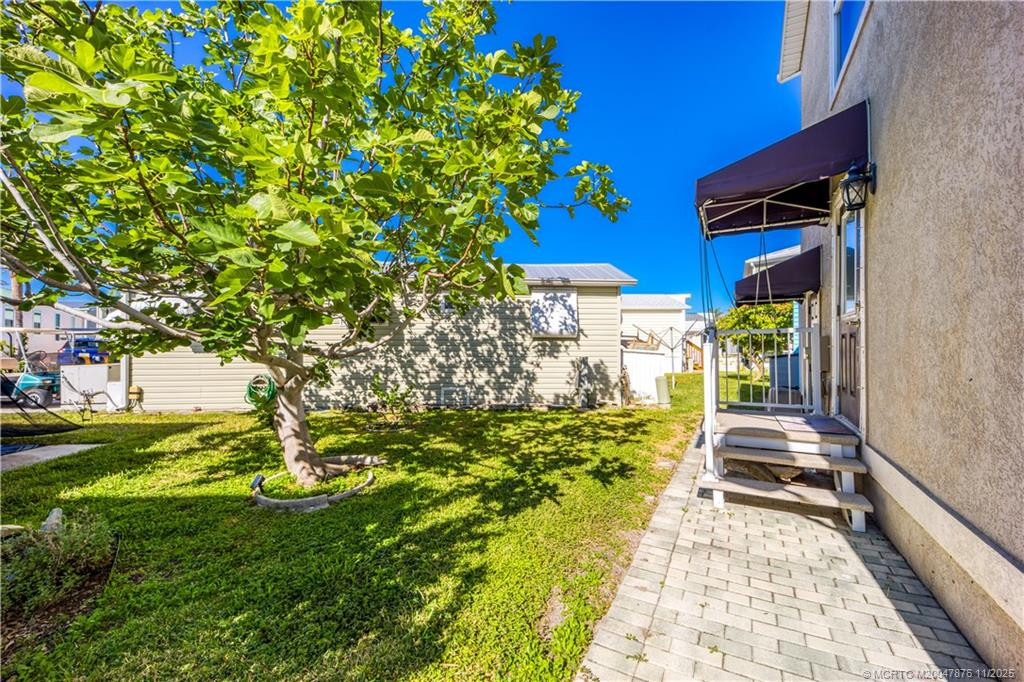 980 Nettles Boulevard Property Photo 3