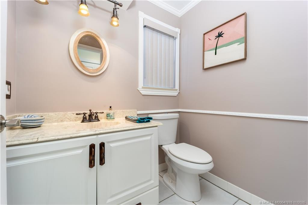 980 Nettles Boulevard Property Photo 8