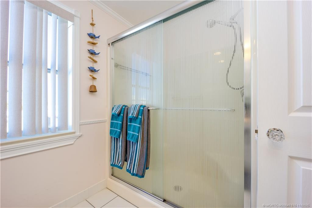 980 Nettles Boulevard Property Photo 10