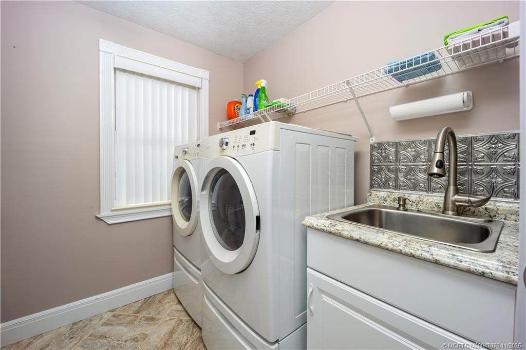 980 Nettles Boulevard Property Photo 11