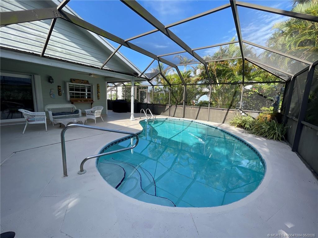 4060 Ne Breakwater Drive Property Photo 2