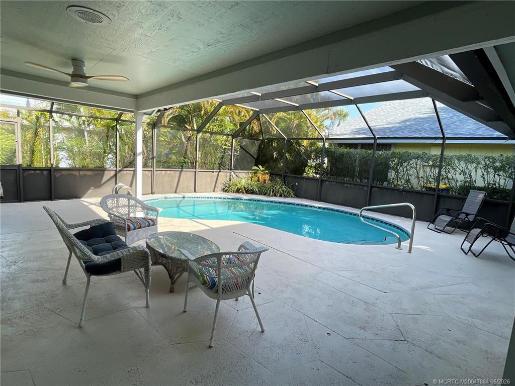 4060 Ne Breakwater Drive Property Photo 4