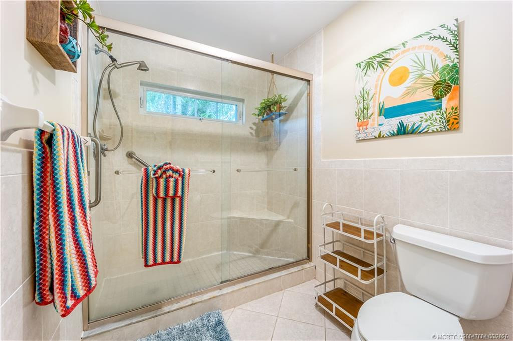 4060 Ne Breakwater Drive Property Photo 14