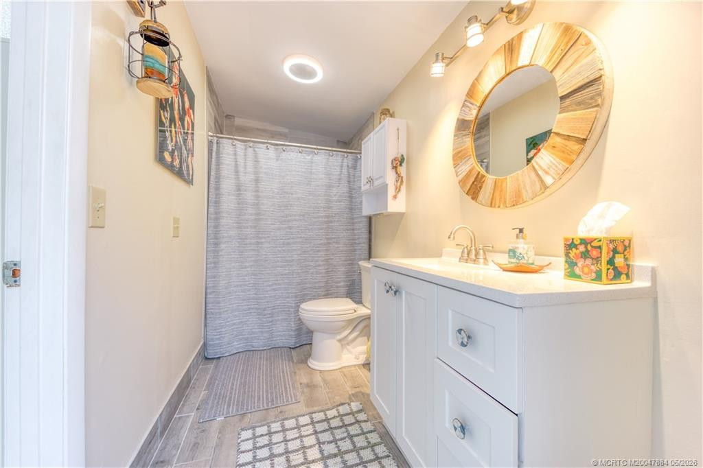 4060 Ne Breakwater Drive Property Photo 19