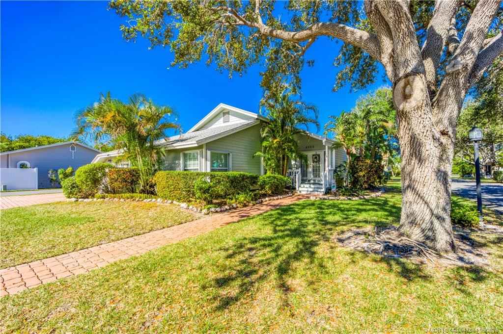4060 Ne Breakwater Drive Property Photo 26