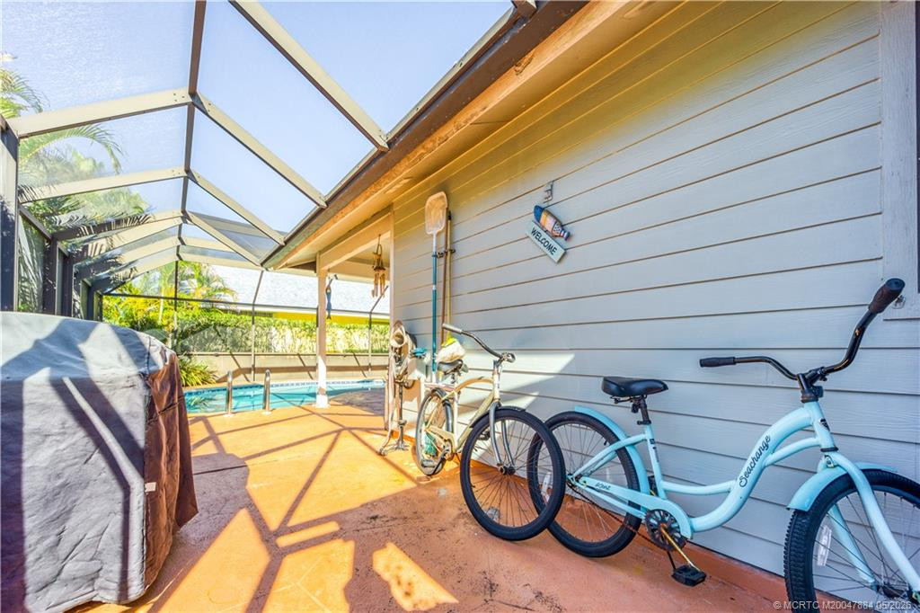 4060 Ne Breakwater Drive Property Photo 27