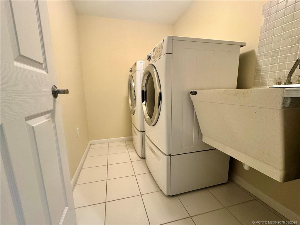 3880 N Highway A1a 403 Property Photo 24