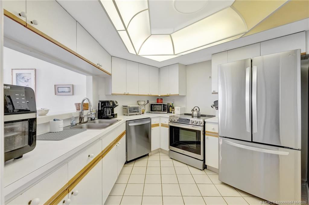 9500 S Ocean Drive Higher Floor Property Photo 14