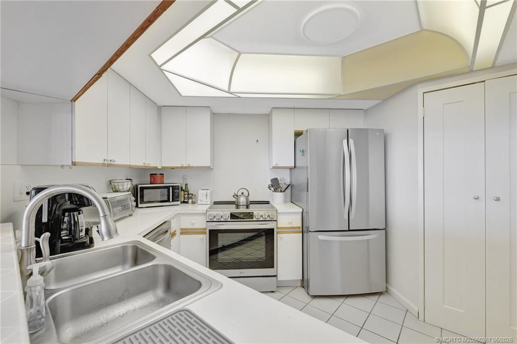 9500 S Ocean Drive Higher Floor Property Photo 15
