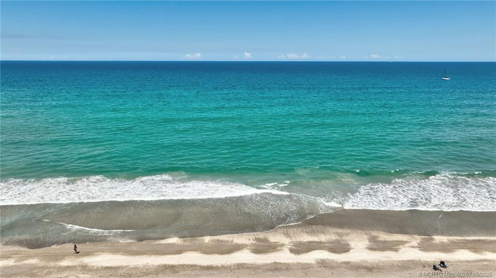 9500 S Ocean Drive Higher Floor Property Photo 32