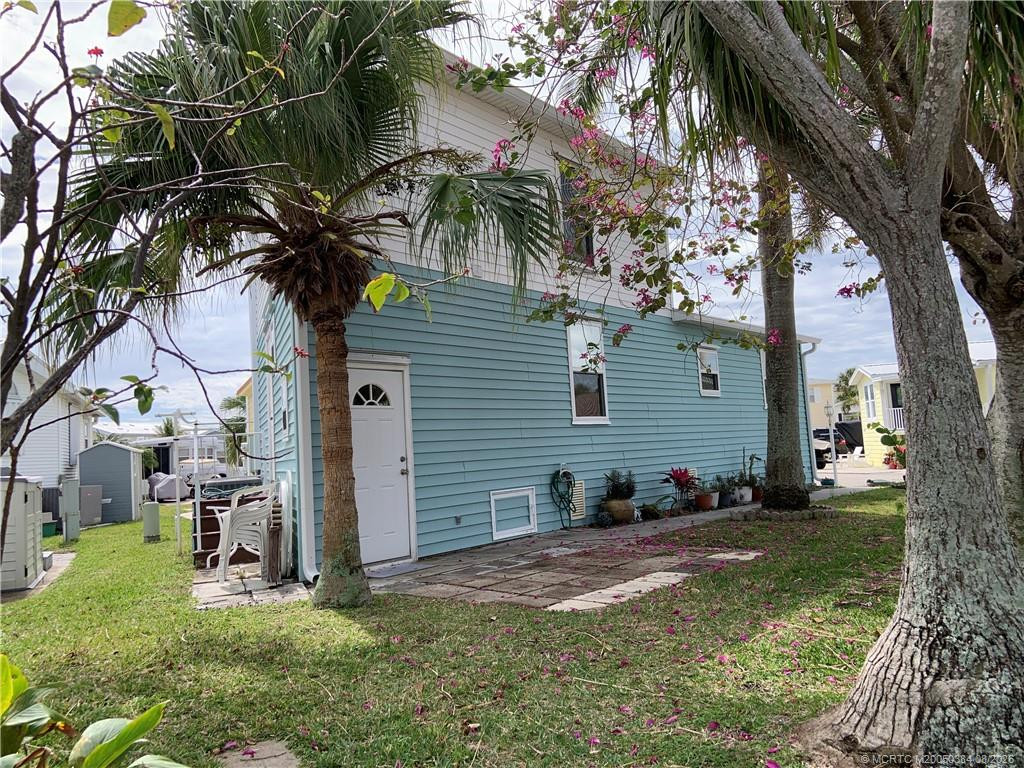 1156 Nettles Boulevard Property Photo 8