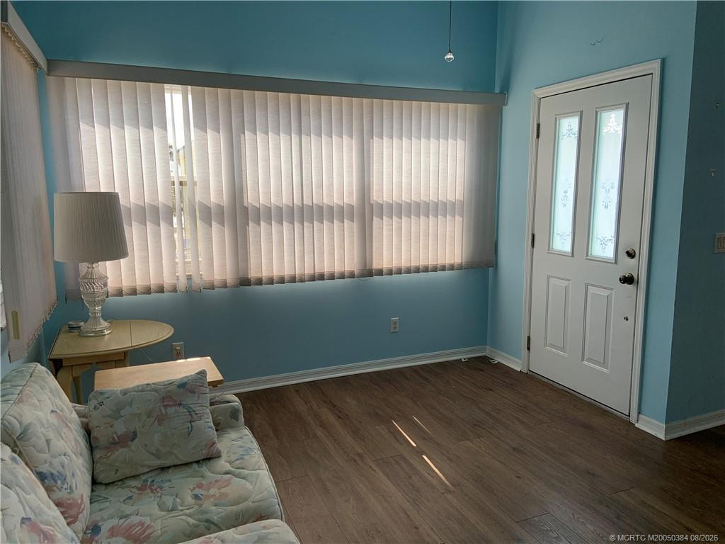 1156 Nettles Boulevard Property Photo 11