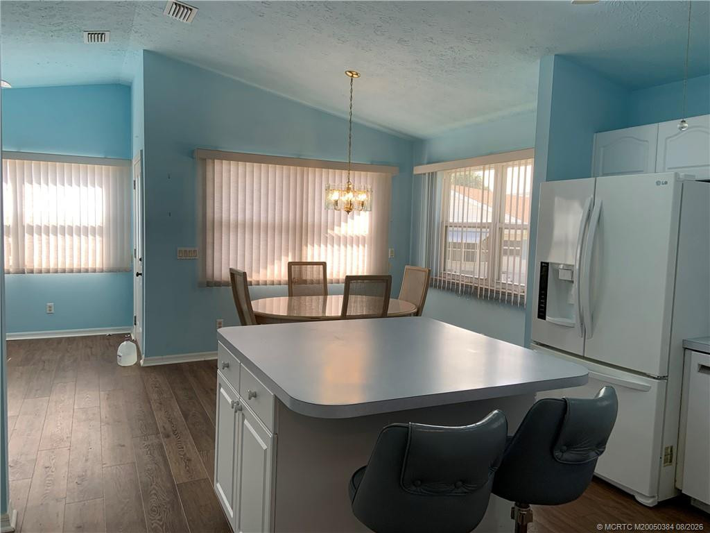 1156 Nettles Boulevard Property Photo 14