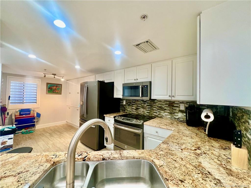 3880 N Highway A1a 604 Property Photo 20
