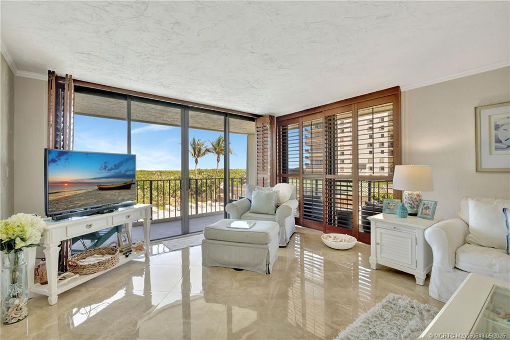10000 S Ocean Drive 206 Property Photo 7