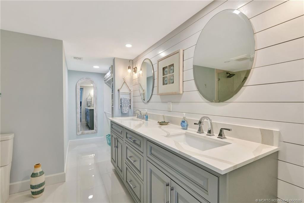 10000 S Ocean Drive 206 Property Photo 13