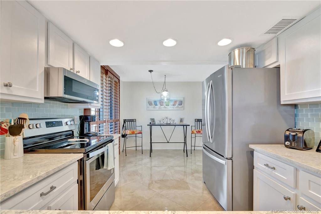 10000 S Ocean Drive 206 Property Photo 19