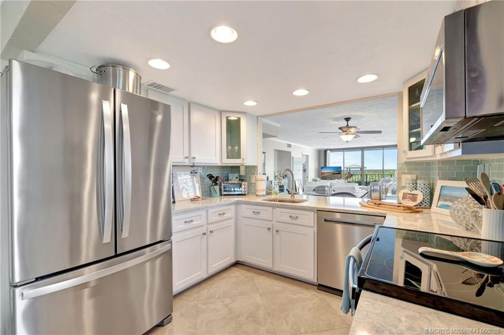10000 S Ocean Drive 206 Property Photo 24